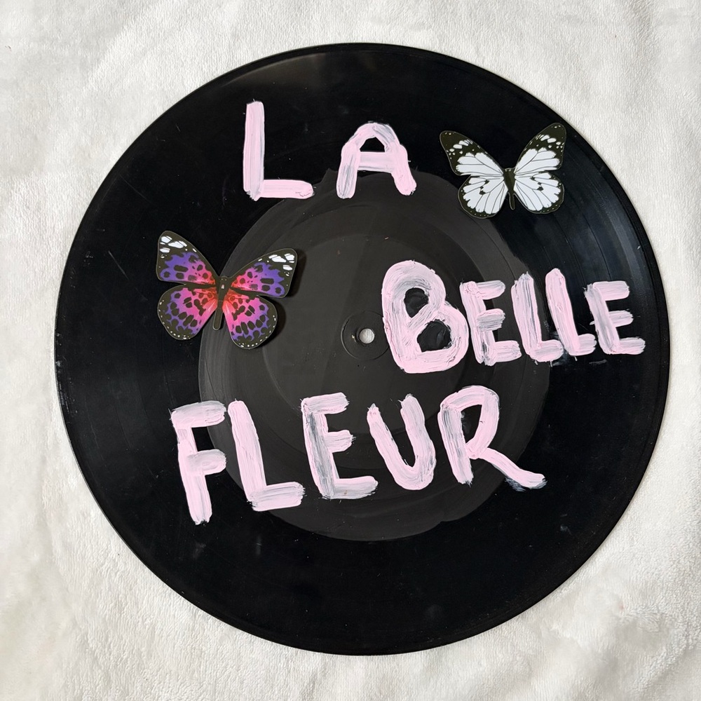 La Belle Fleur Butterfly French Vinyl Art
